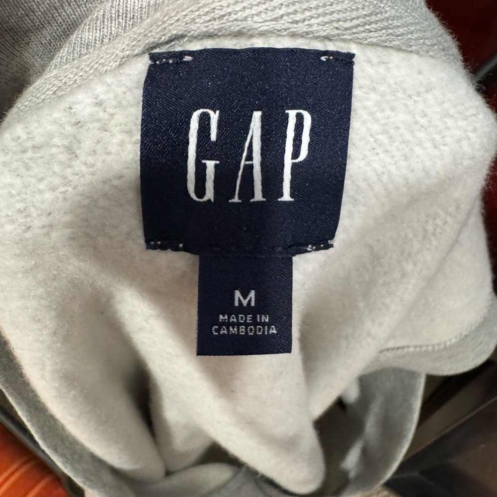 GAP Gray V-Neck Sweater Vest - Picture 5 of 12